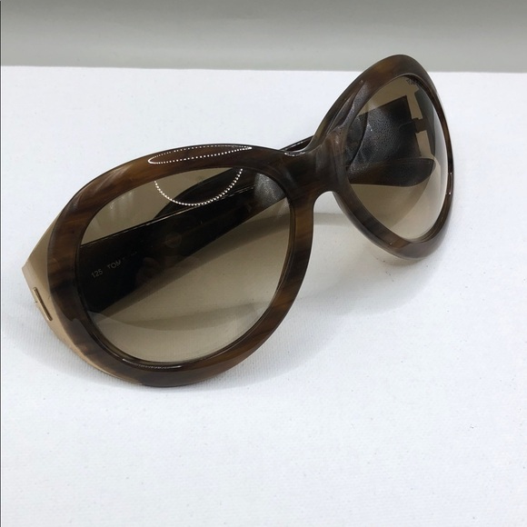 TOM FORD ELISABETH TF27 Sunglasses in color 376 Brown Gradient Oversized Shield. - Picture 2 of 14